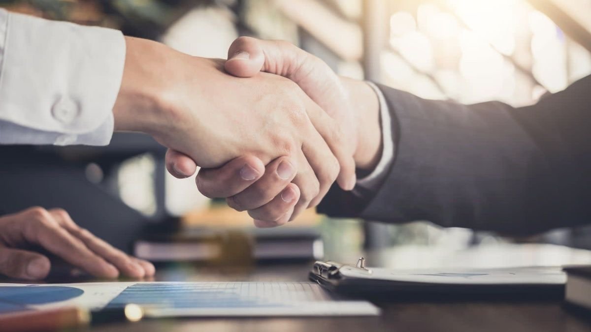 Aktionäre von International Personal Finance stimmen verbessertem Übernahmeangebot von BasePoint Capital zu